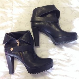 Diane Von Furstenberg black leather boots